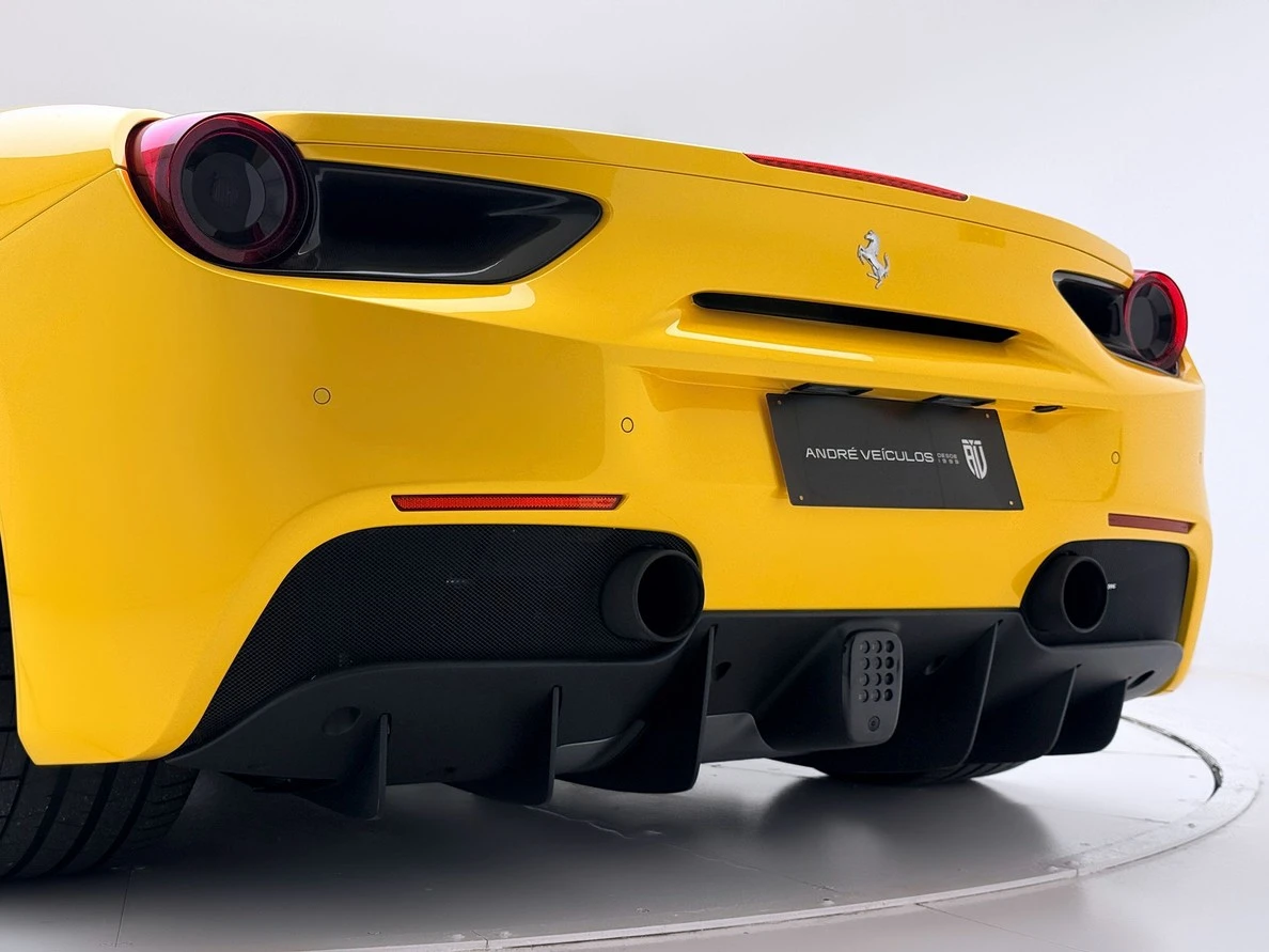FERRARI 488 SPIDER