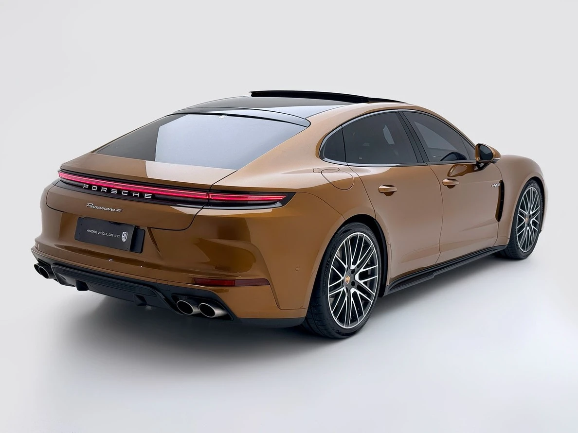 PORSCHE PANAMERA