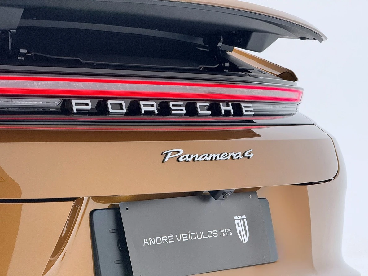 PORSCHE PANAMERA