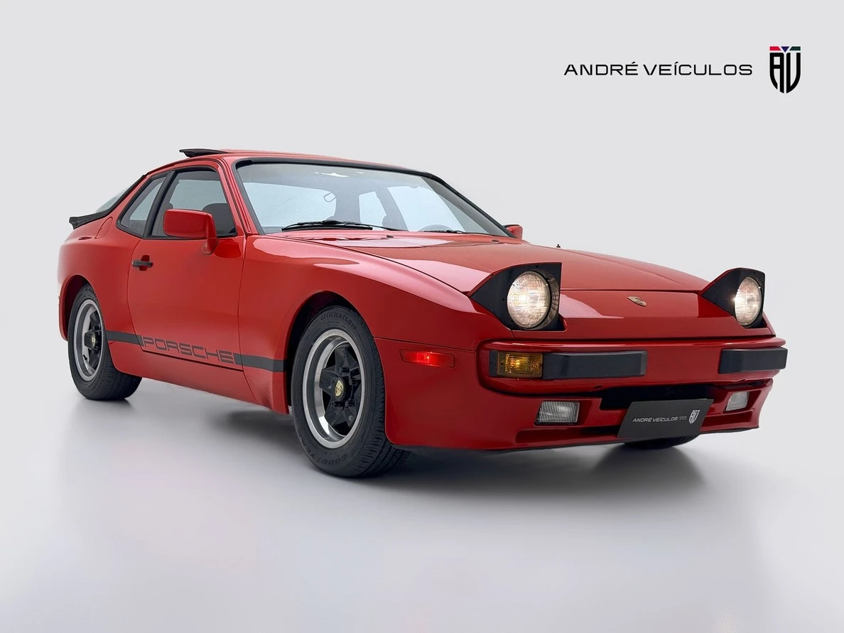 PORSCHE 944