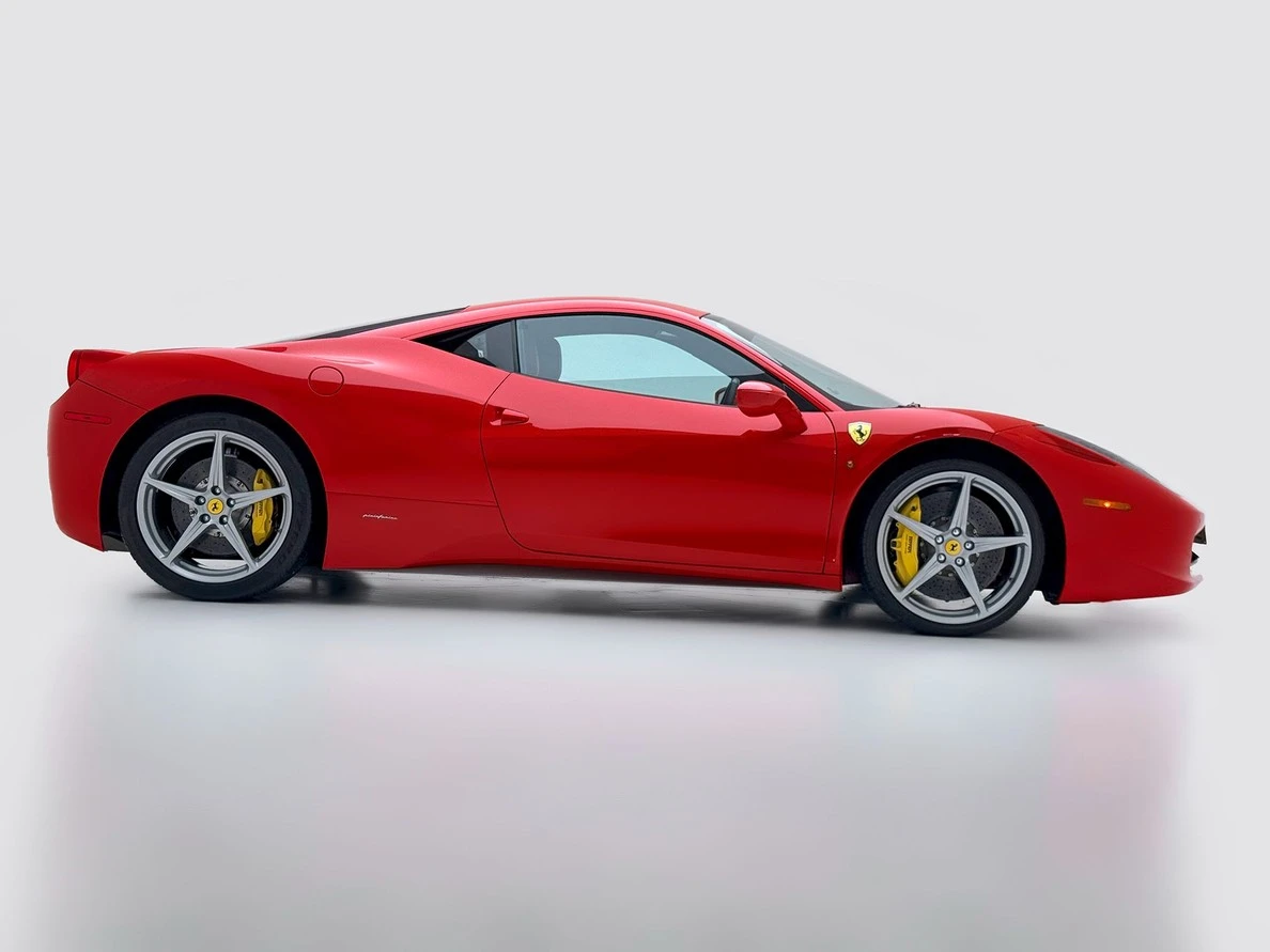 FERRARI 458 ITALIA