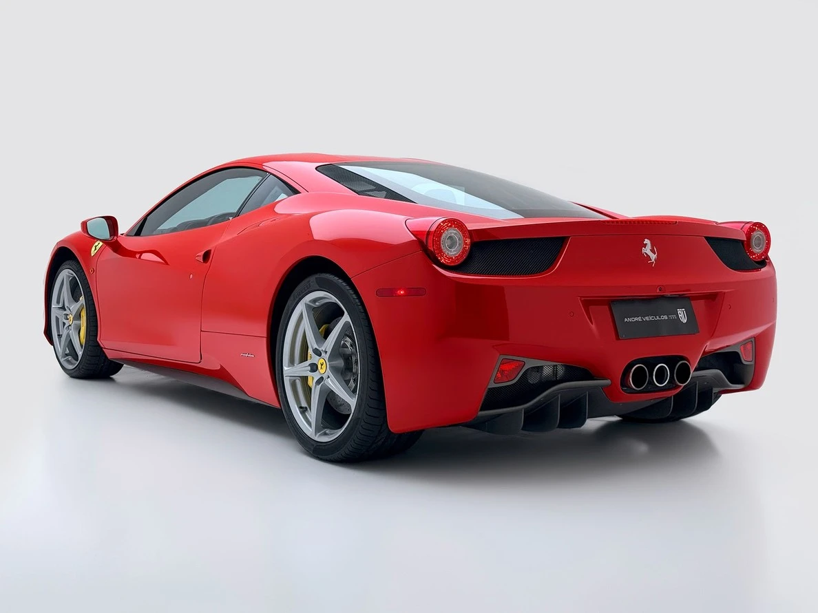 FERRARI 458 ITALIA