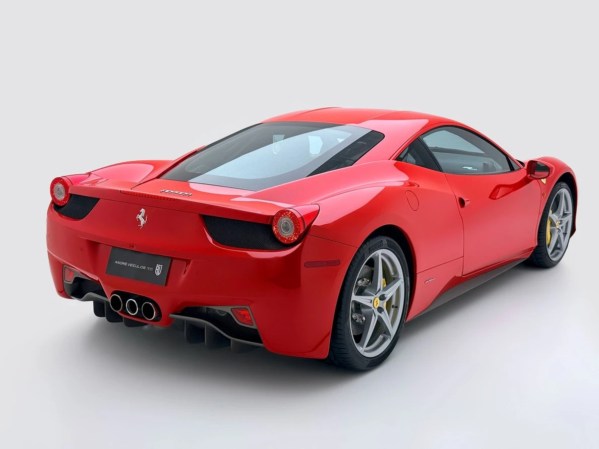 FERRARI 458 ITALIA