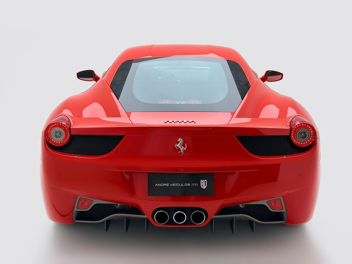 FERRARI 458 ITALIA