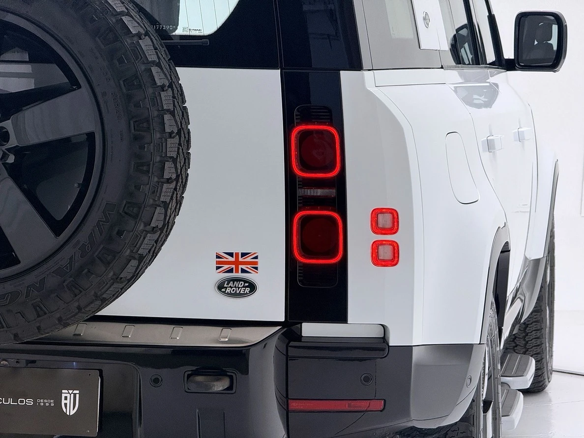 LAND ROVER DEFENDER