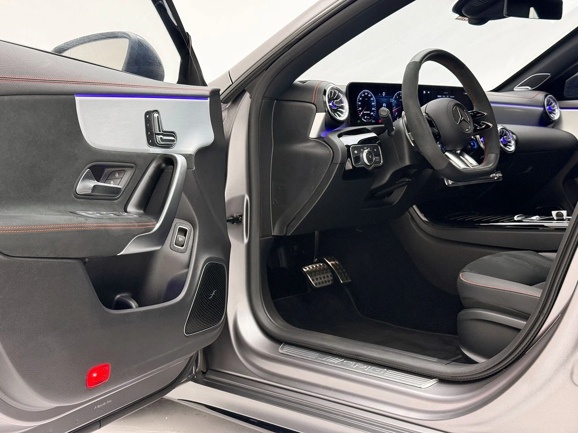 MERCEDES-BENZ CLA 45 AMG