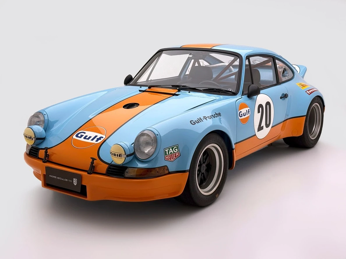 PORSCHE 911