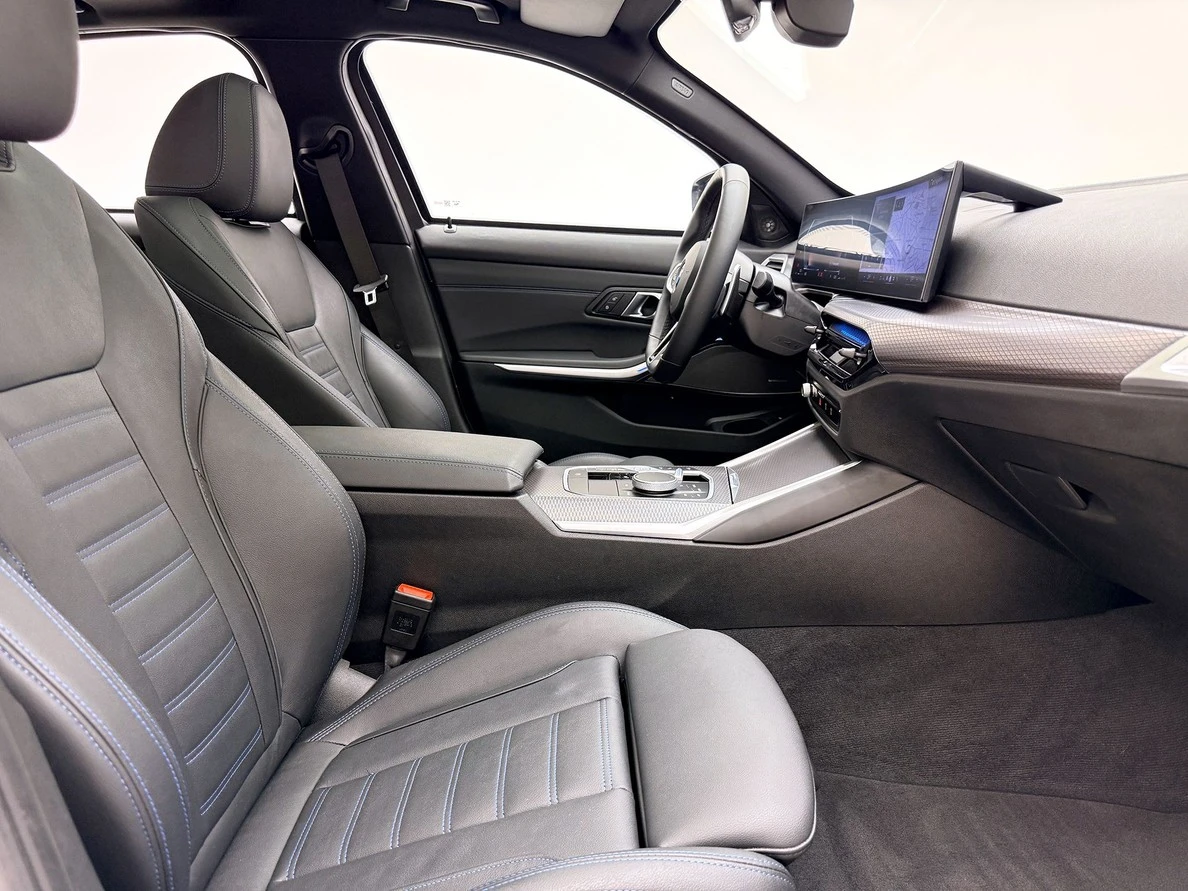 BMW 320i
