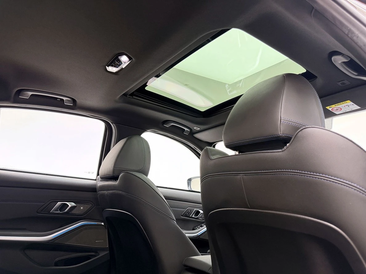 BMW 320i