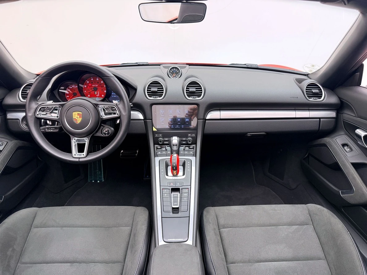 PORSCHE 718