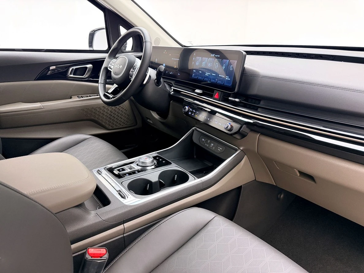 KIA CARNIVAL