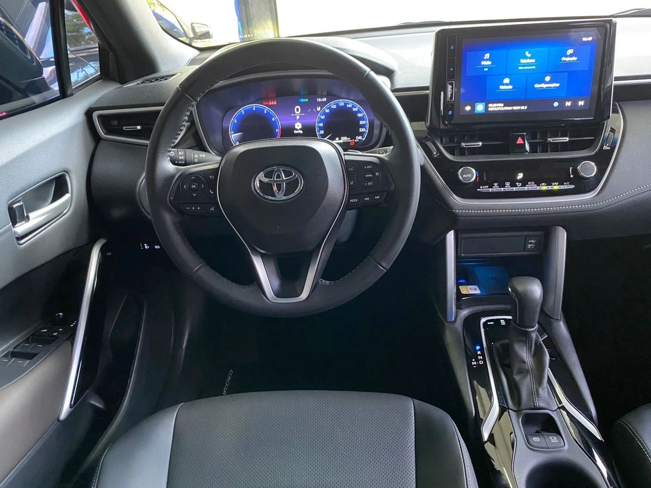 TOYOTA COROLLA CROSS