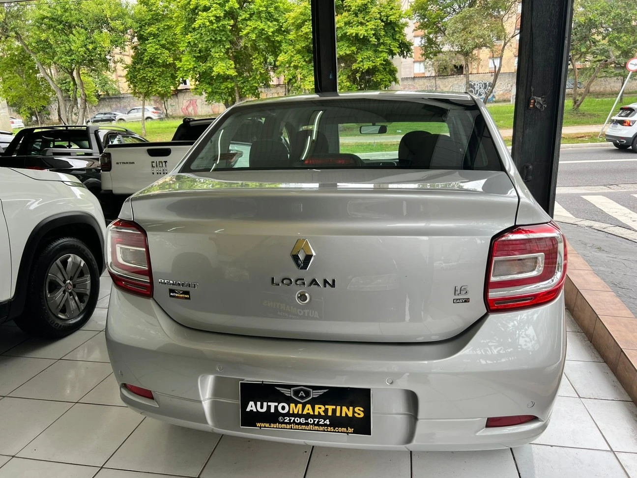 RENAULT LOGAN