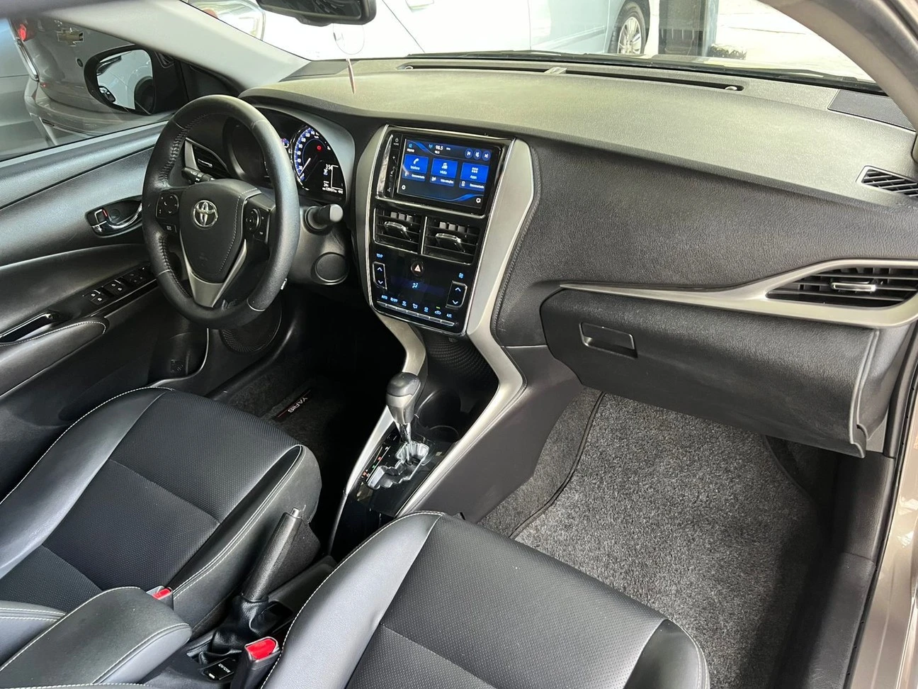 TOYOTA YARIS
