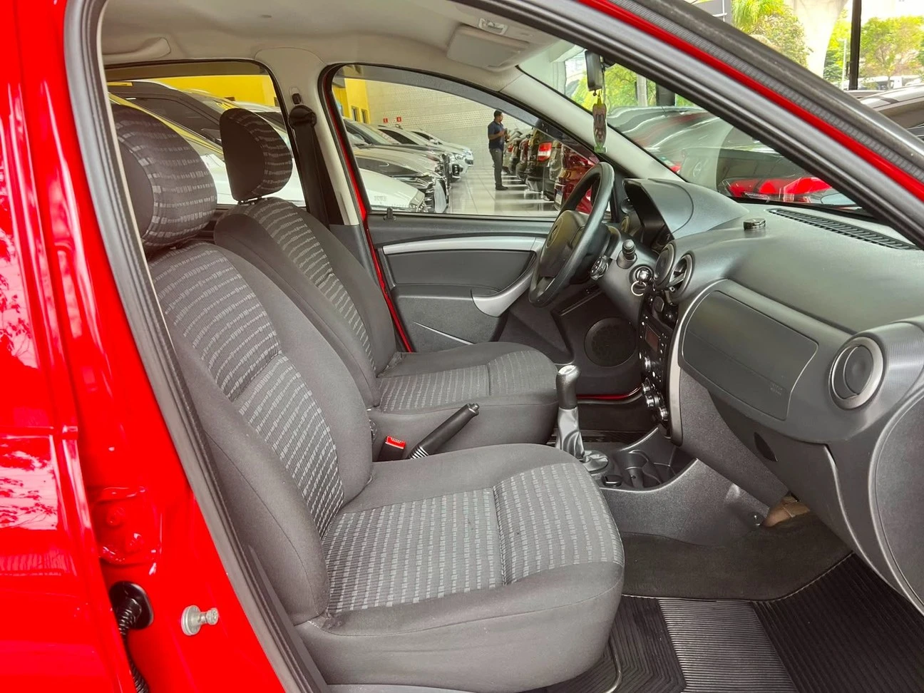 RENAULT SANDERO