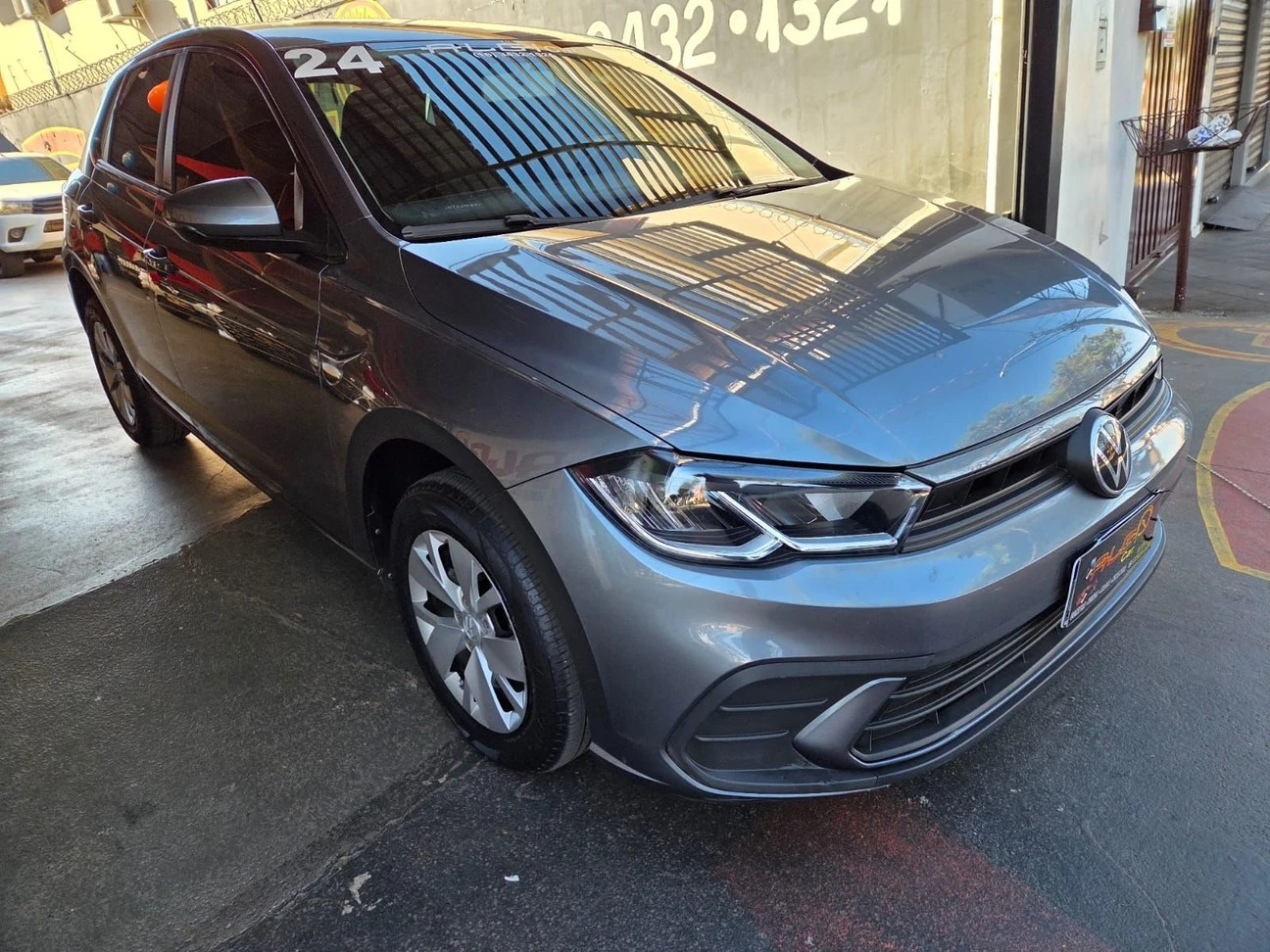 VOLKSWAGEN POLO