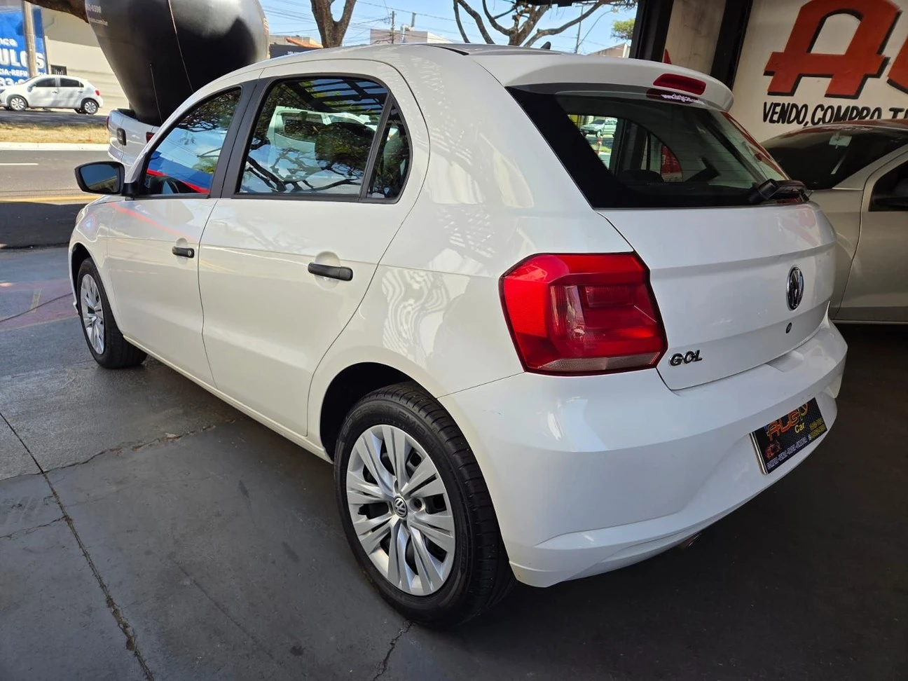 VOLKSWAGEN GOL