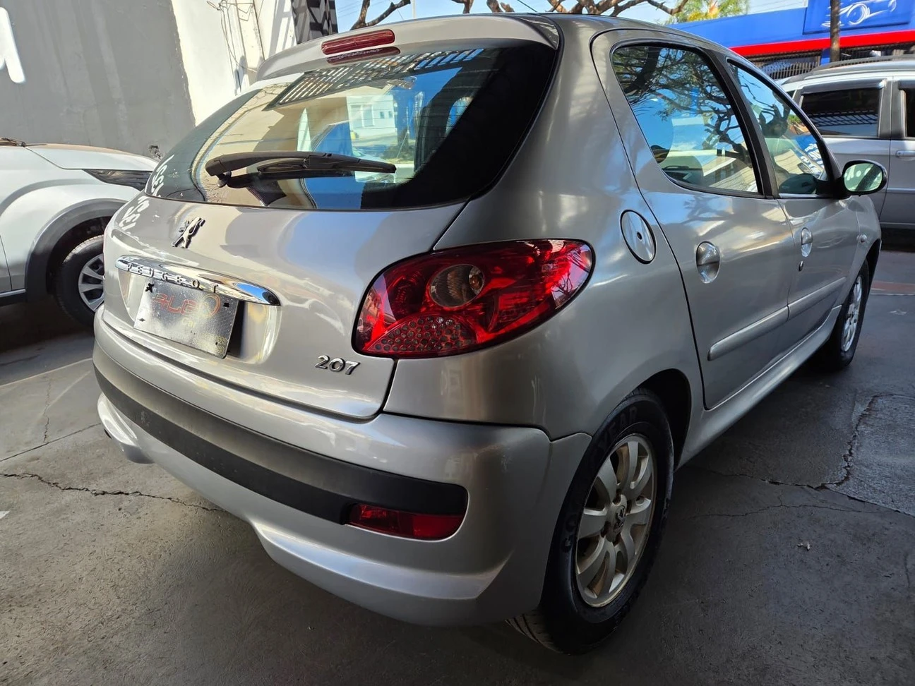 PEUGEOT 207