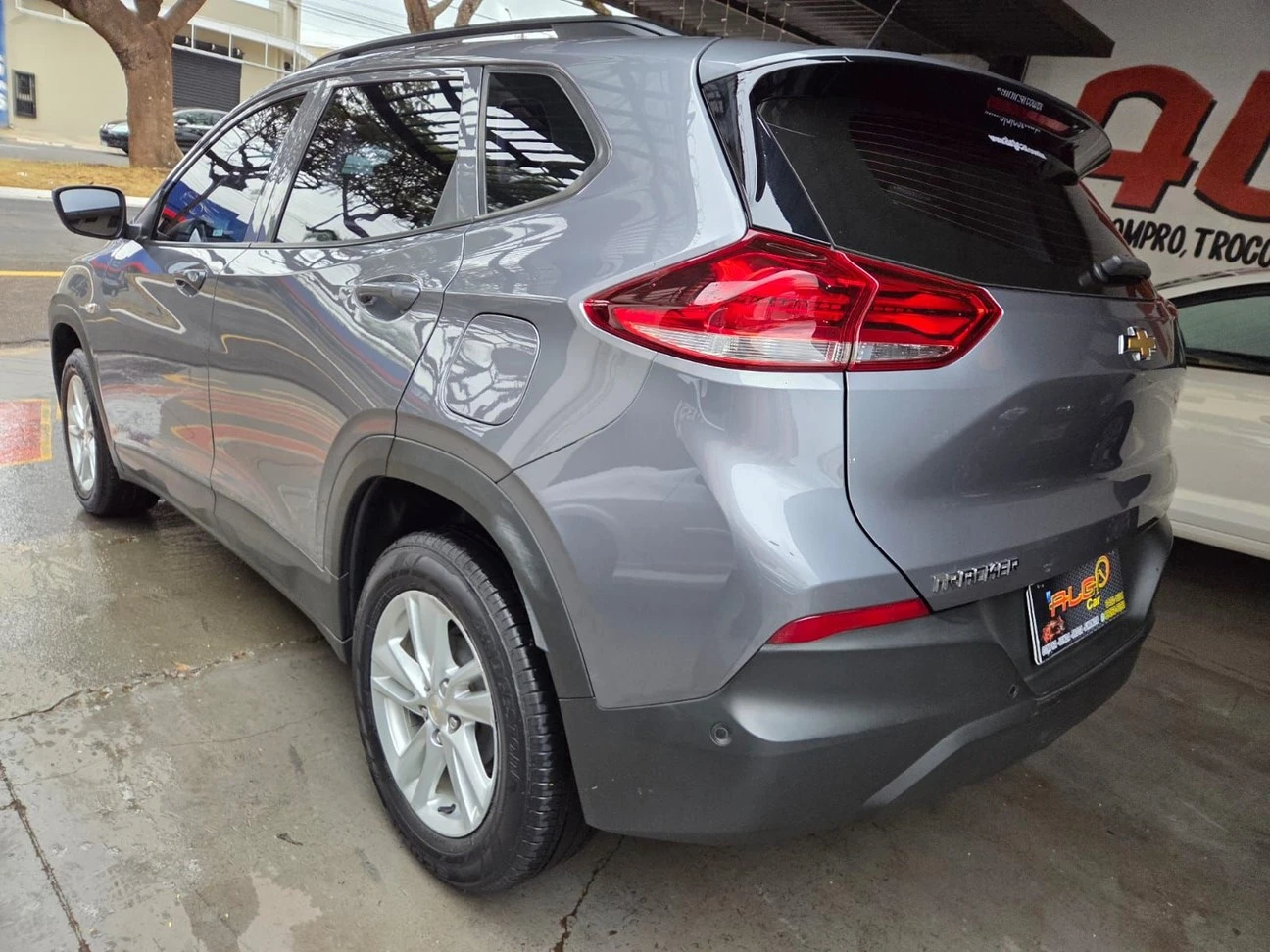 CHEVROLET TRACKER