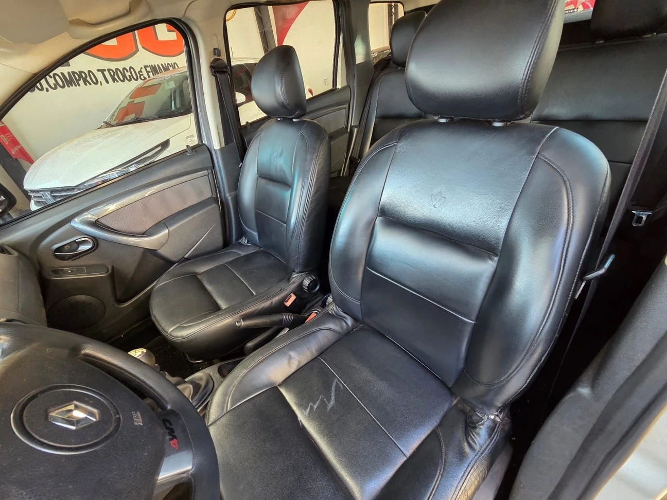 RENAULT DUSTER
