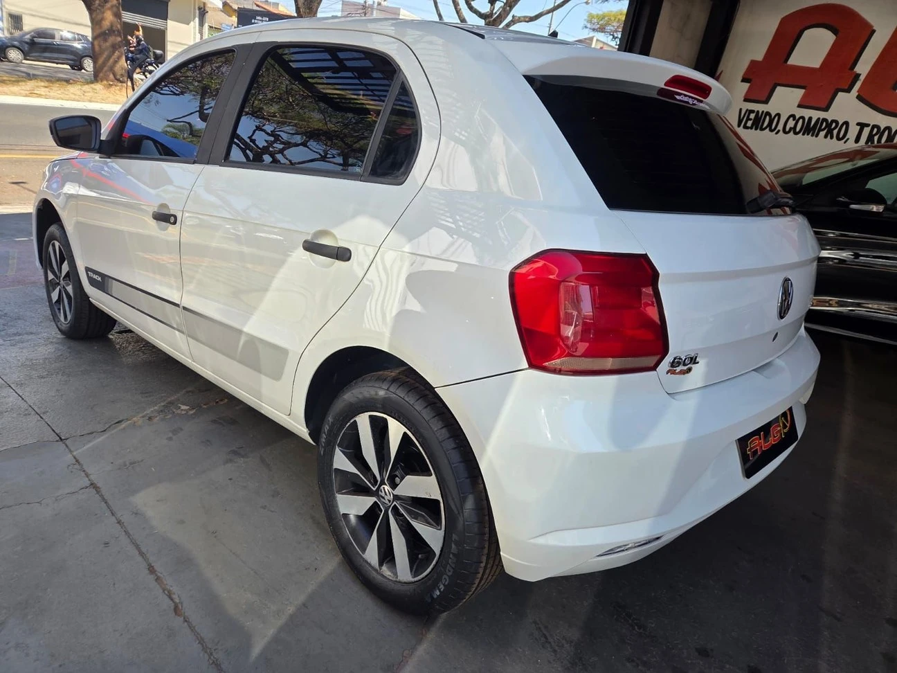 VOLKSWAGEN GOL