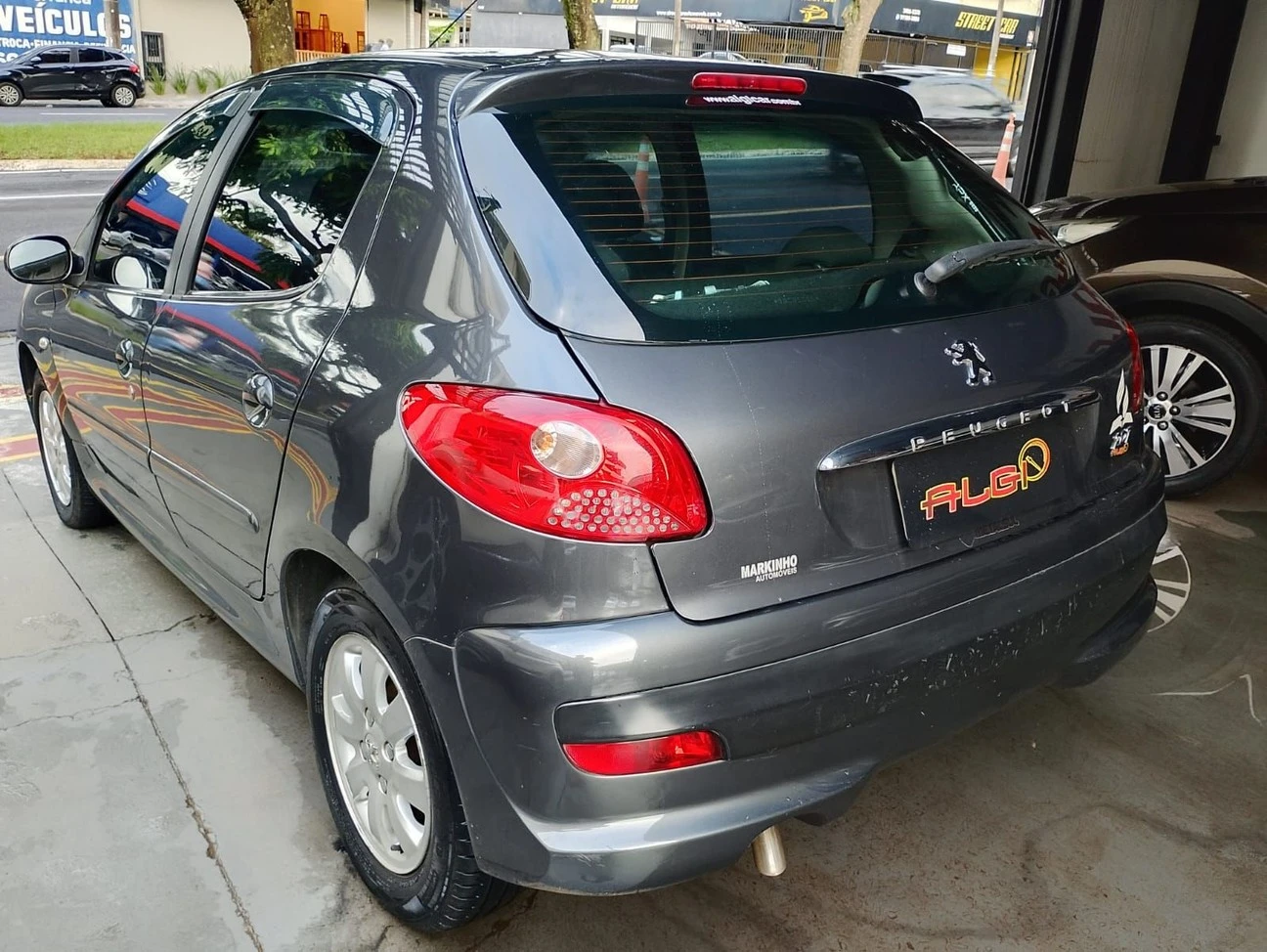 PEUGEOT 207