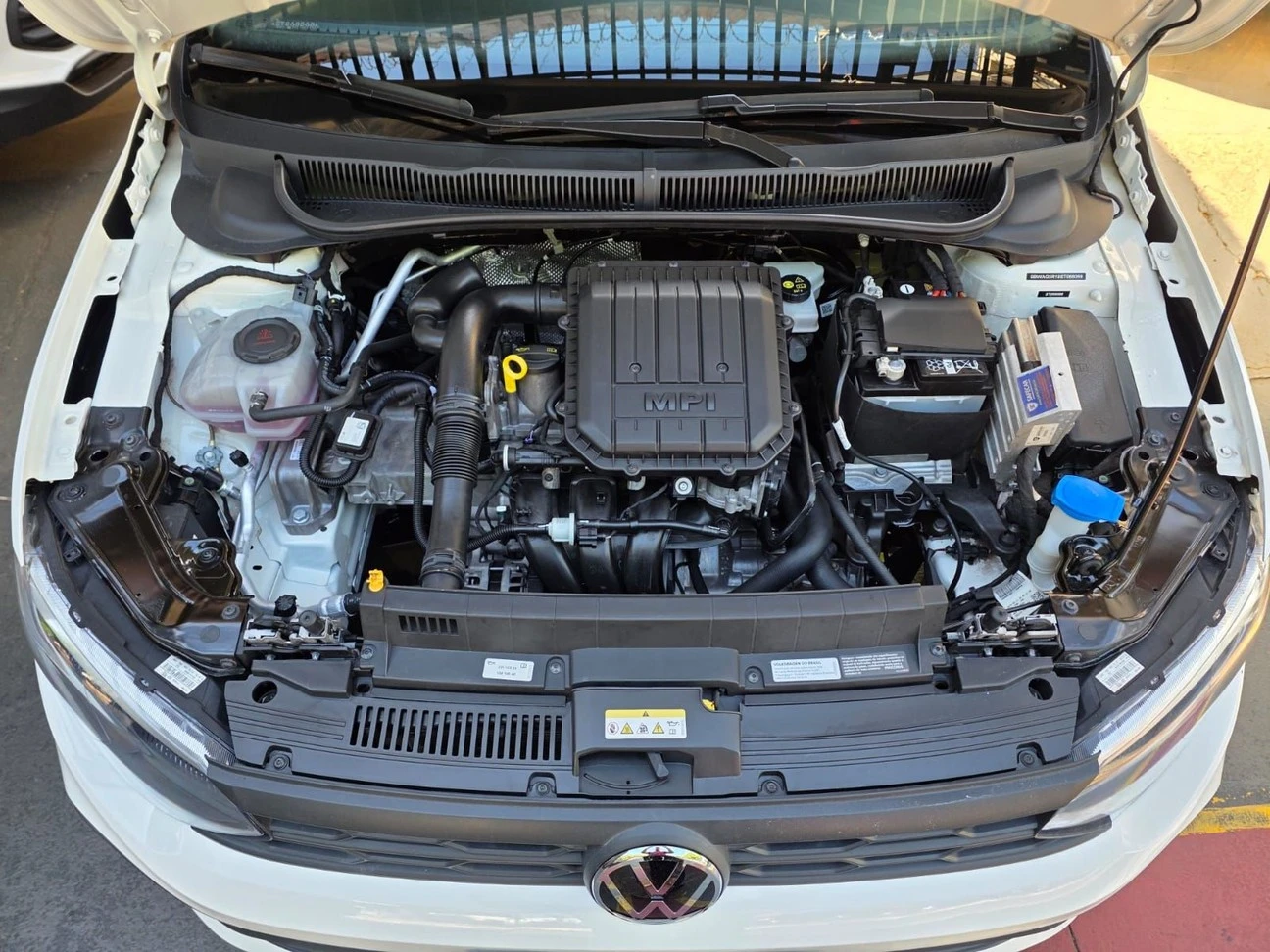 VOLKSWAGEN POLO