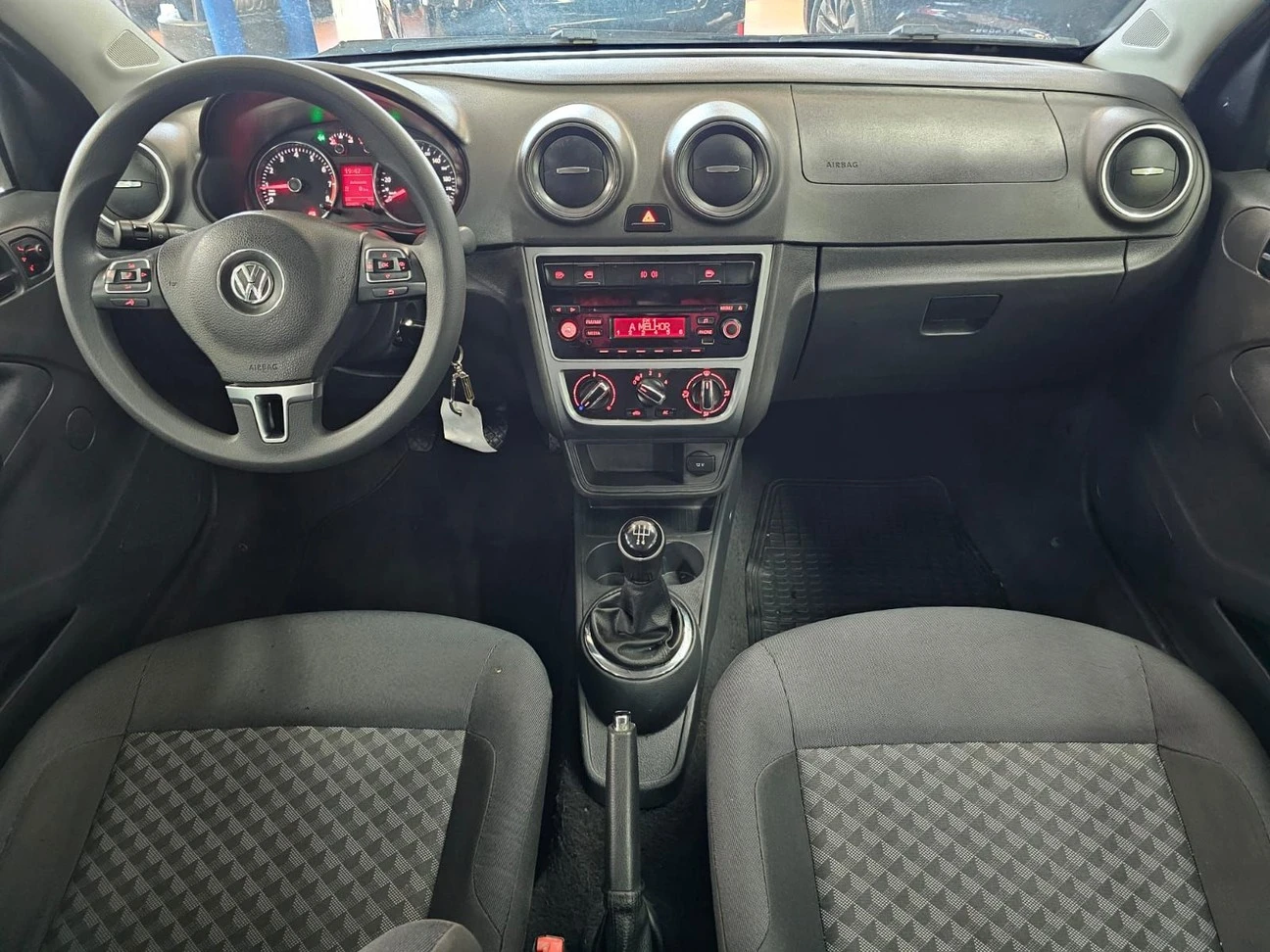 VOLKSWAGEN VOYAGE