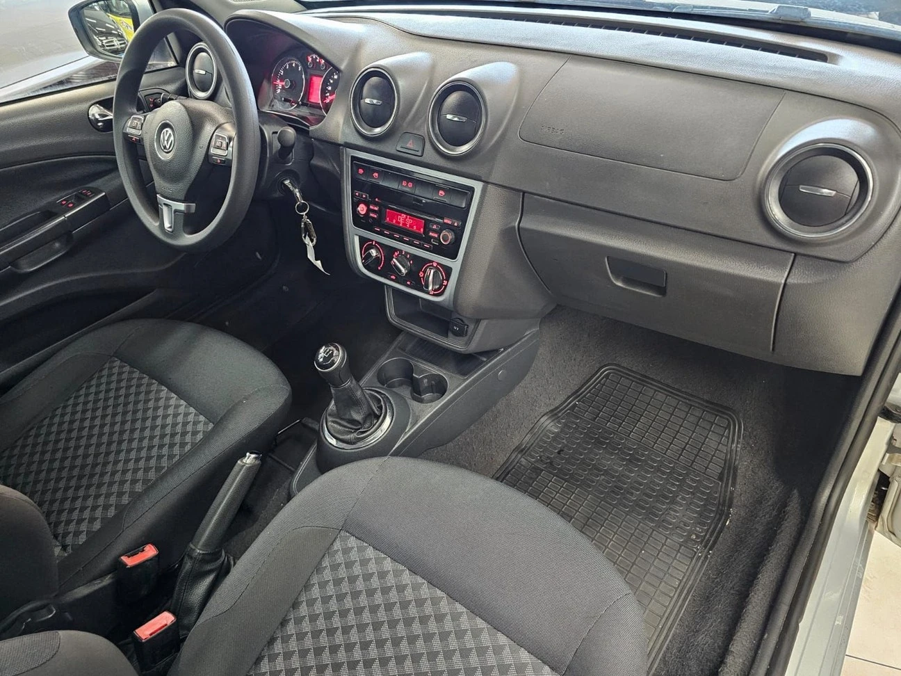 VOLKSWAGEN VOYAGE