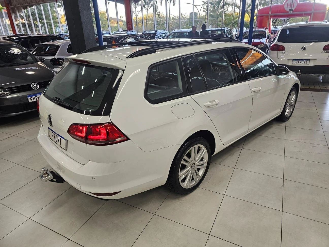 VOLKSWAGEN GOLF