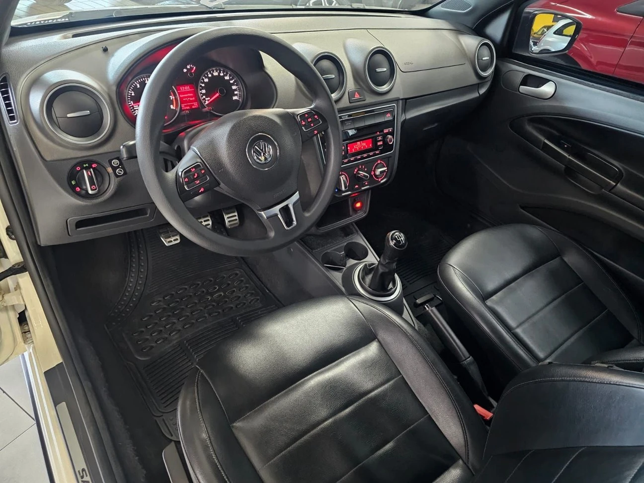 VOLKSWAGEN SAVEIRO