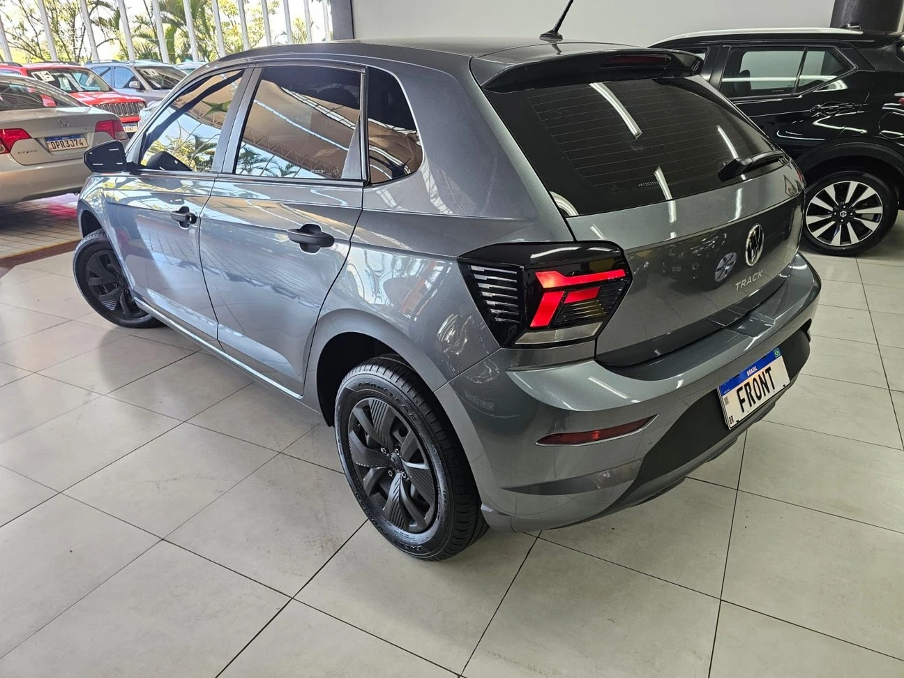VOLKSWAGEN POLO