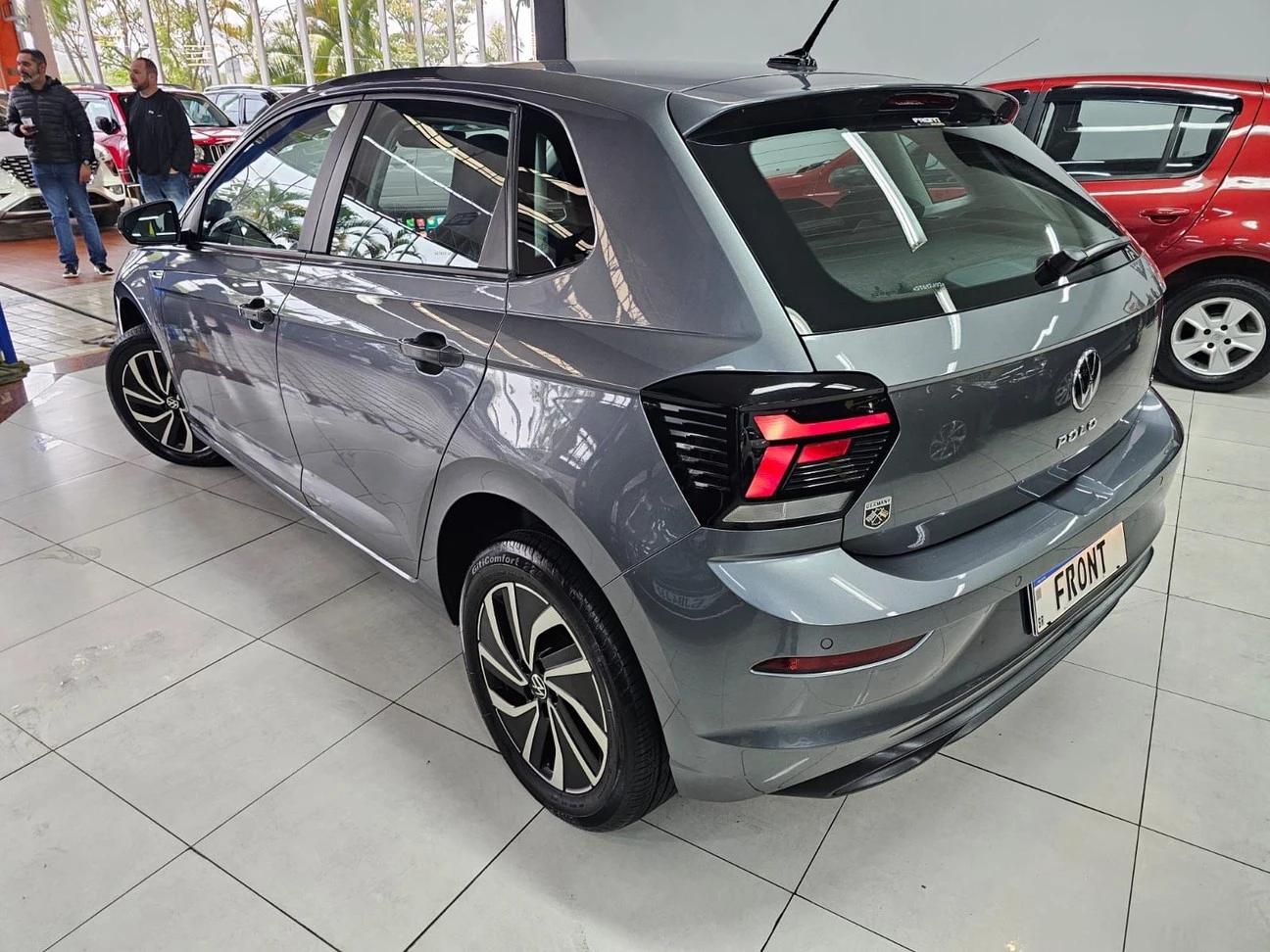 VOLKSWAGEN POLO