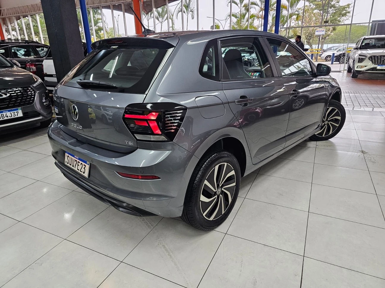 VOLKSWAGEN POLO