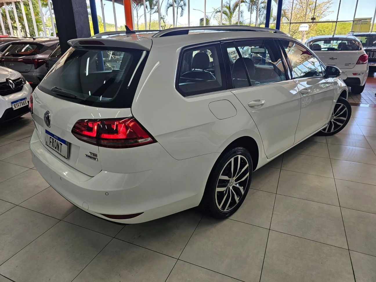 VOLKSWAGEN GOLF