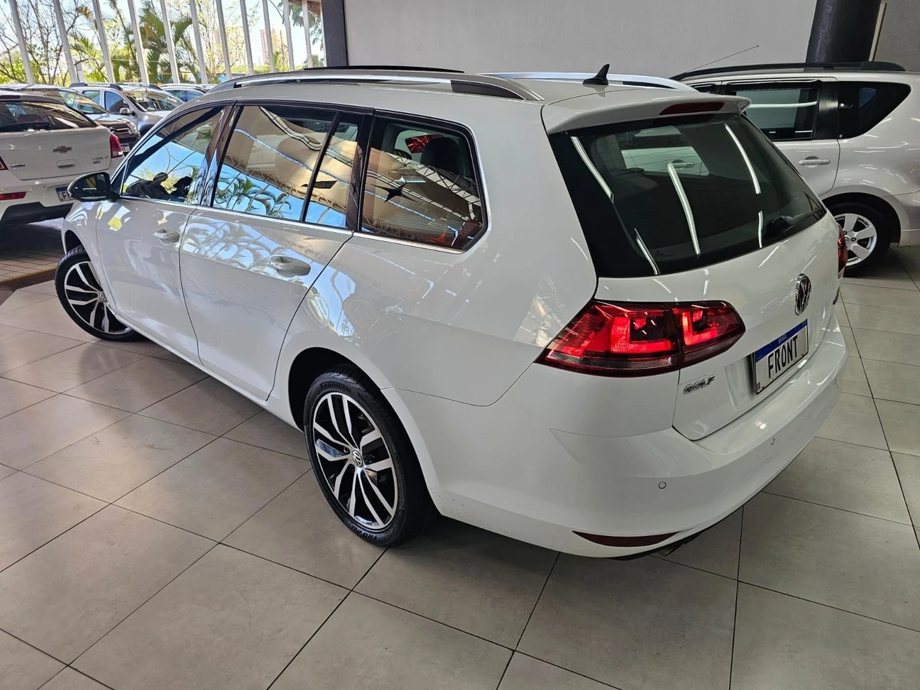VOLKSWAGEN GOLF