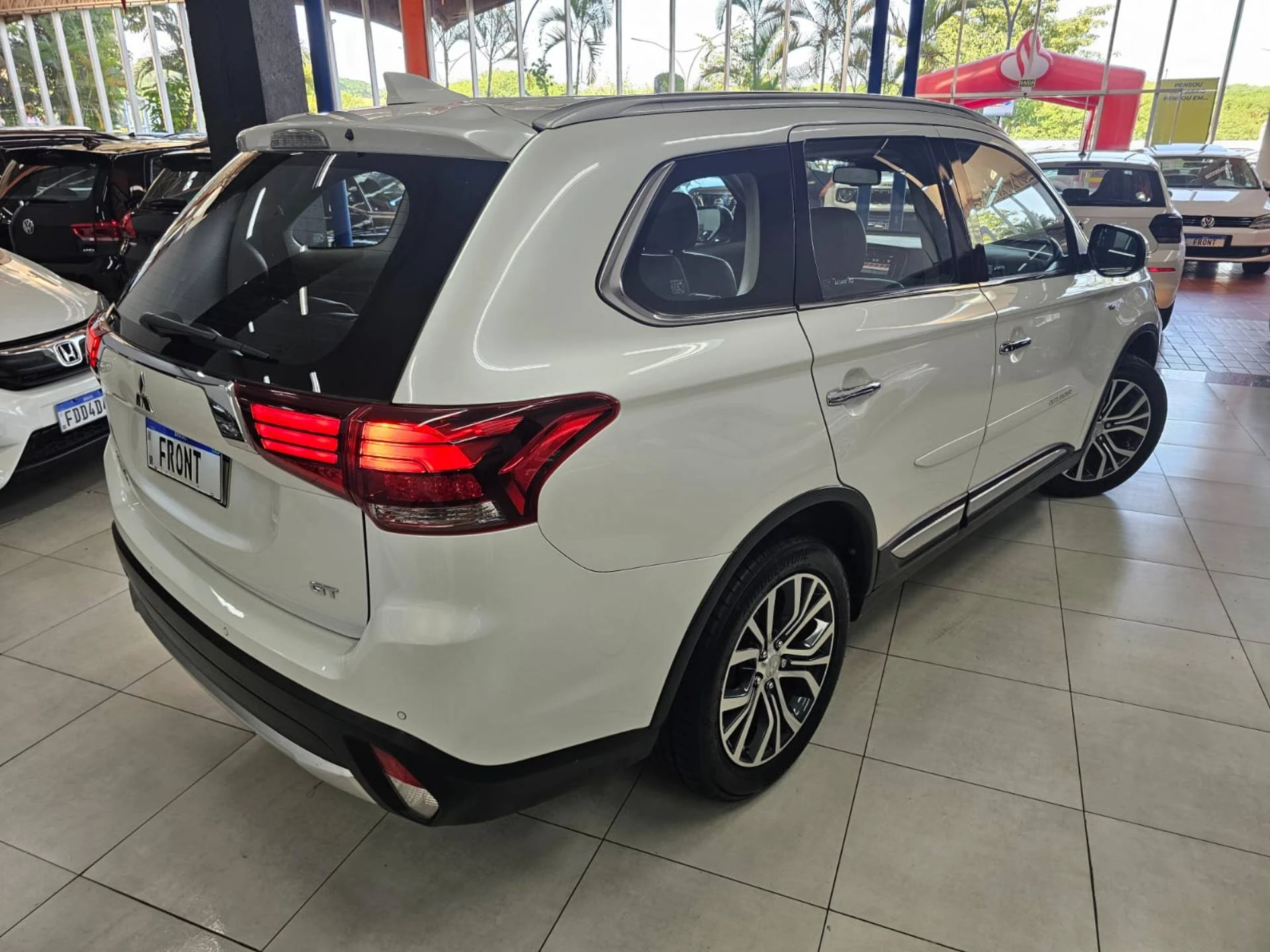 MITSUBISHI OUTLANDER