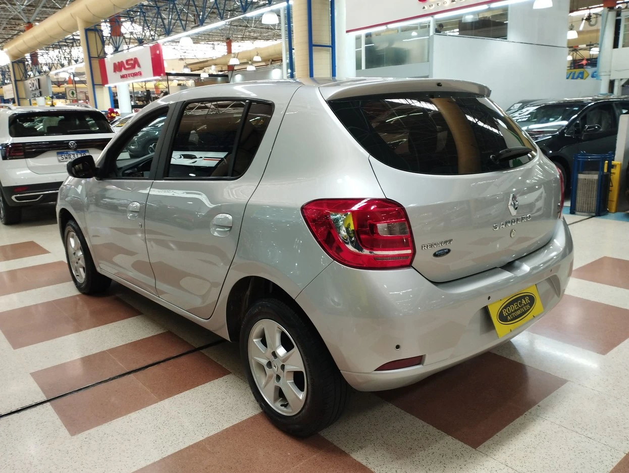 RENAULT SANDERO