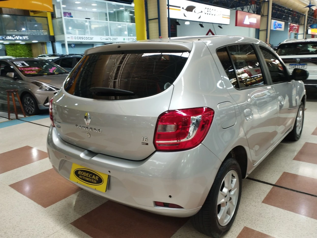 RENAULT SANDERO