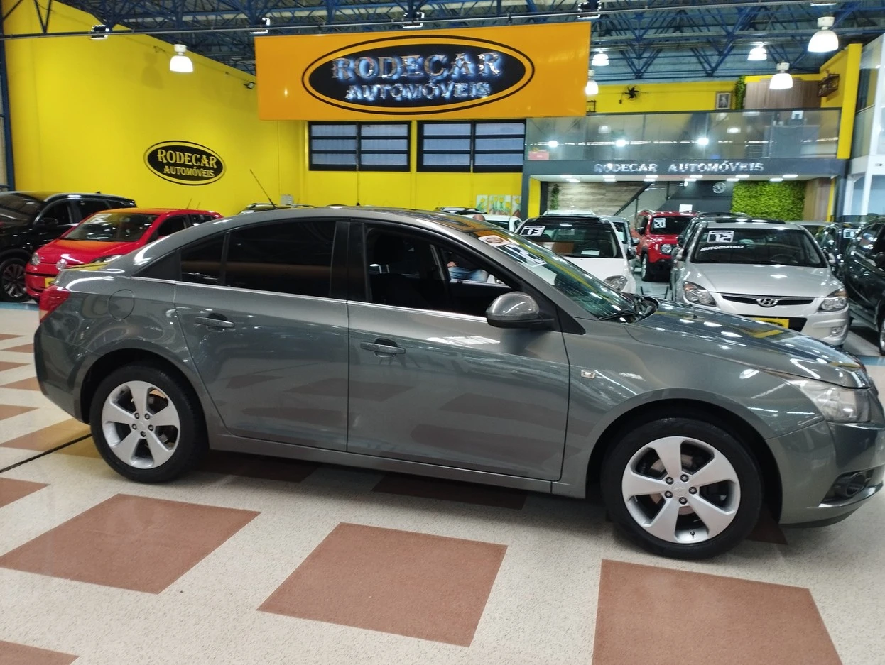 CHEVROLET CRUZE