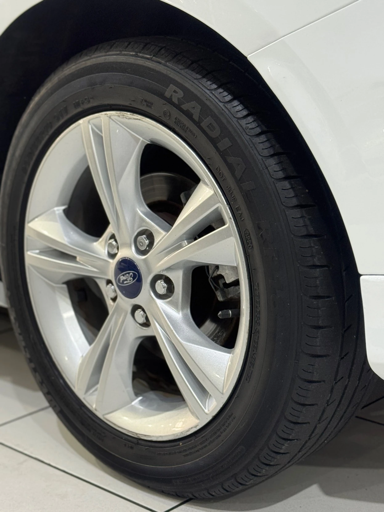 FORD FOCUS