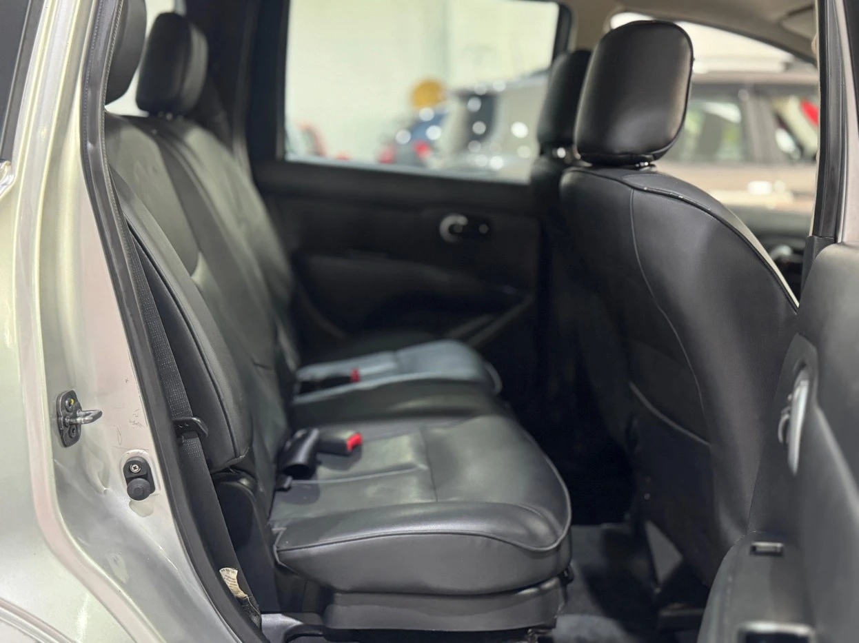 NISSAN GRAND LIVINA