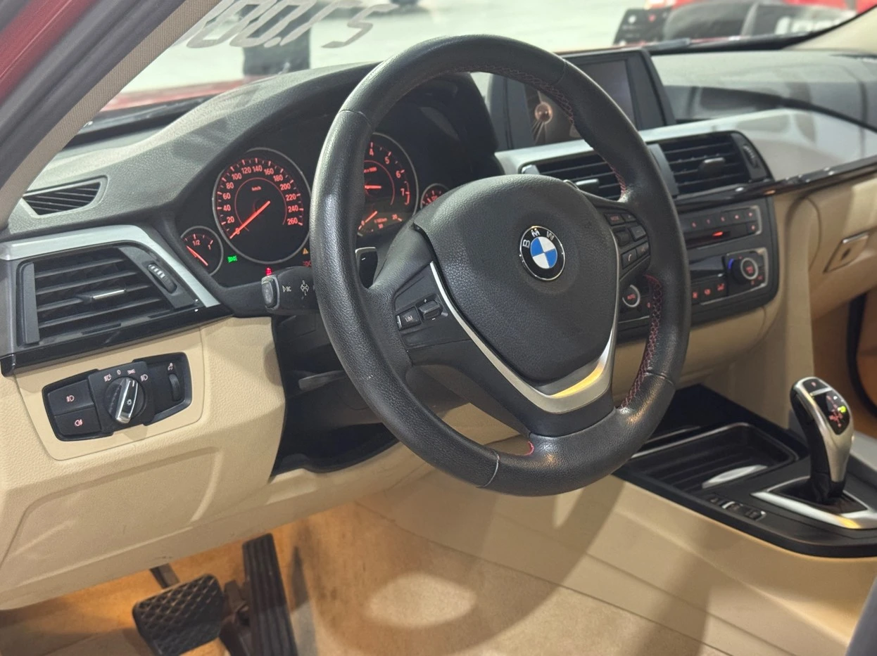 BMW 320i