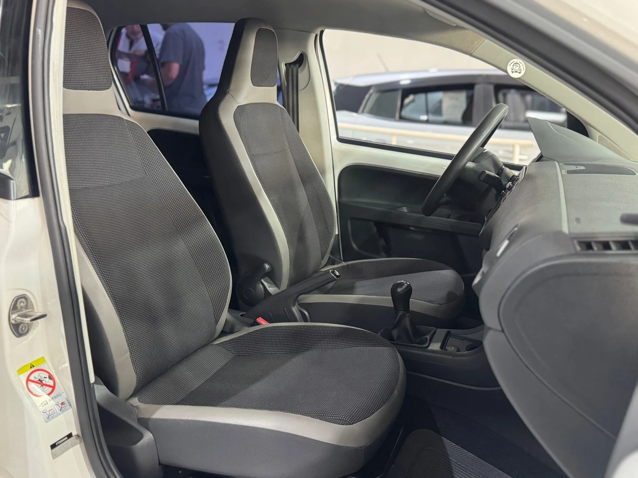 VOLKSWAGEN UP