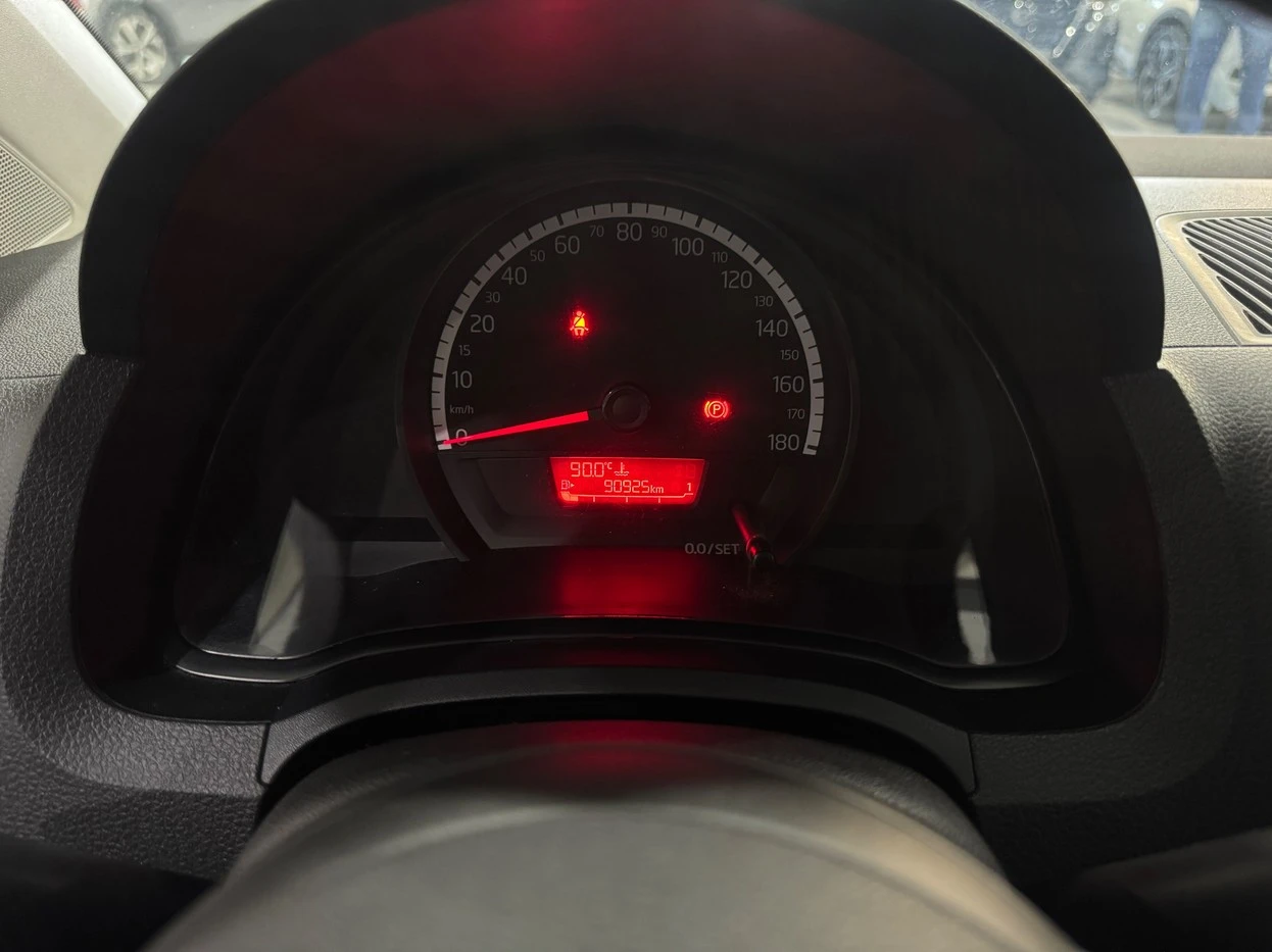 VOLKSWAGEN UP