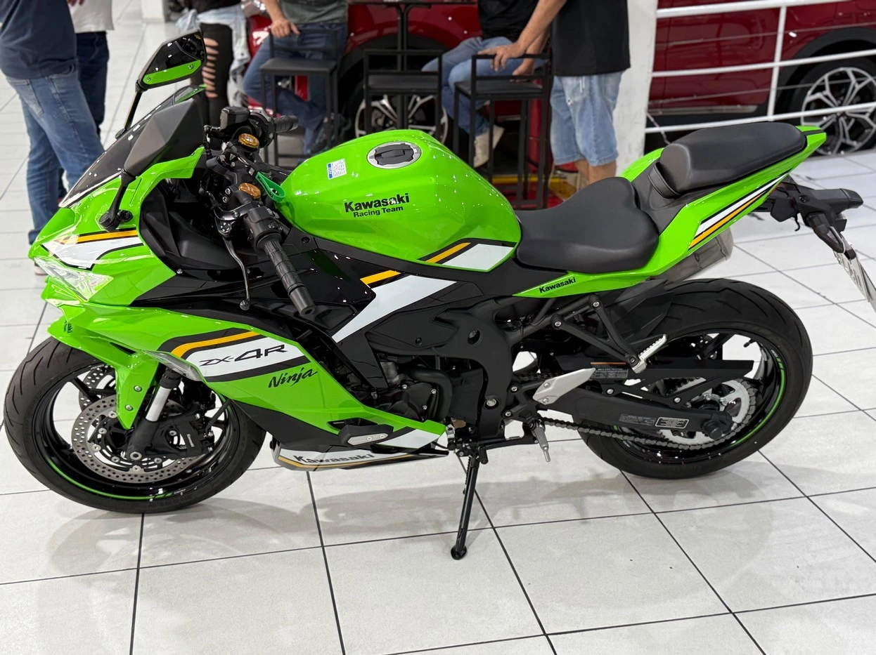 KAWASAKI NINJA 400 KRT EDITION