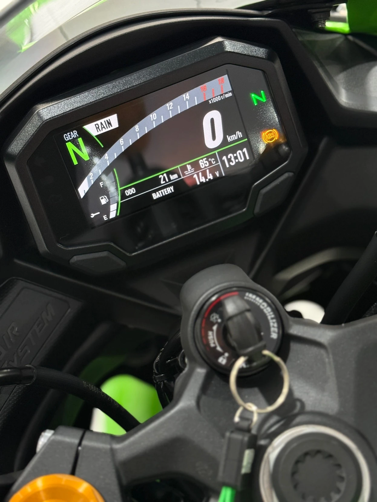 KAWASAKI NINJA 400 KRT EDITION