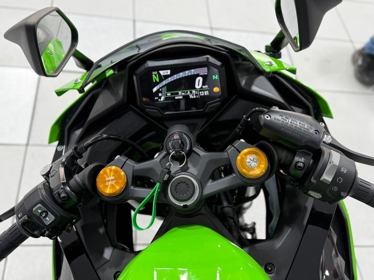 KAWASAKI NINJA 400 KRT EDITION