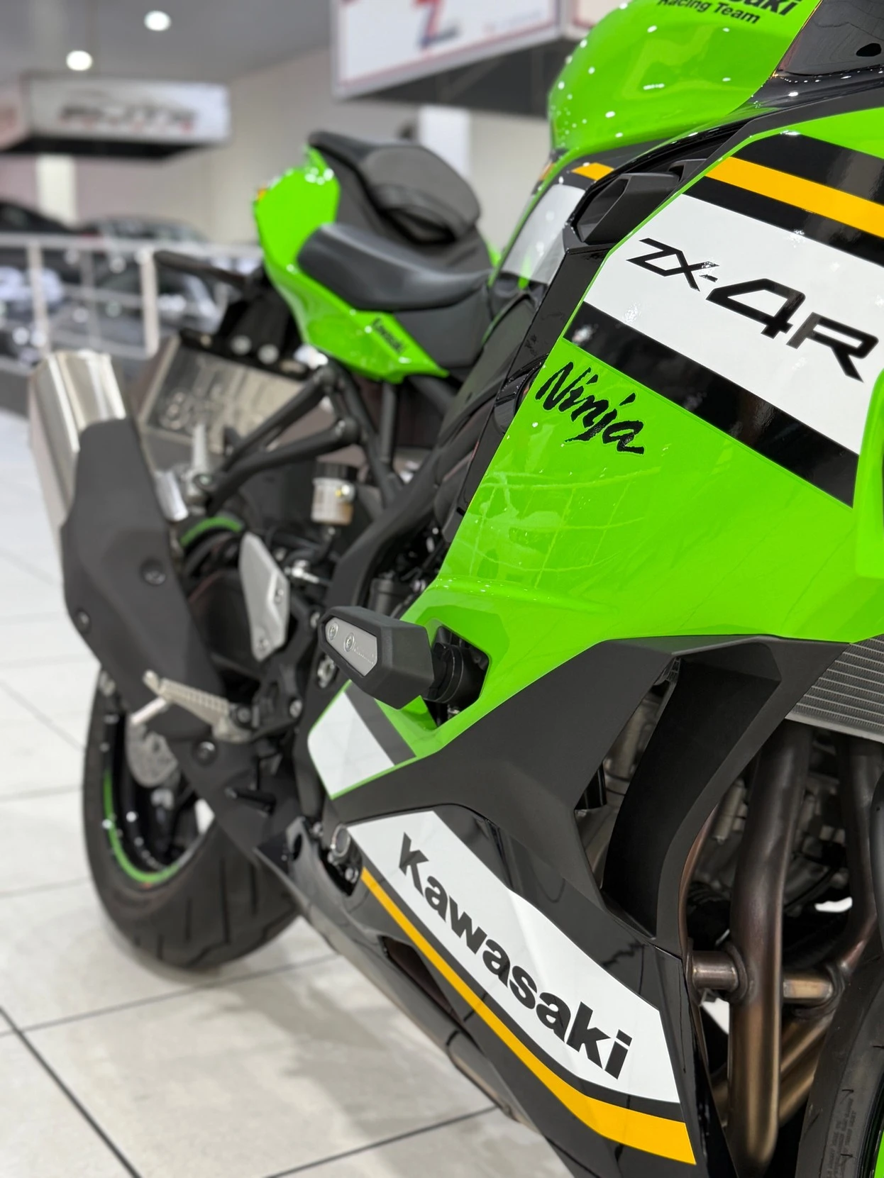 KAWASAKI NINJA 400 KRT EDITION