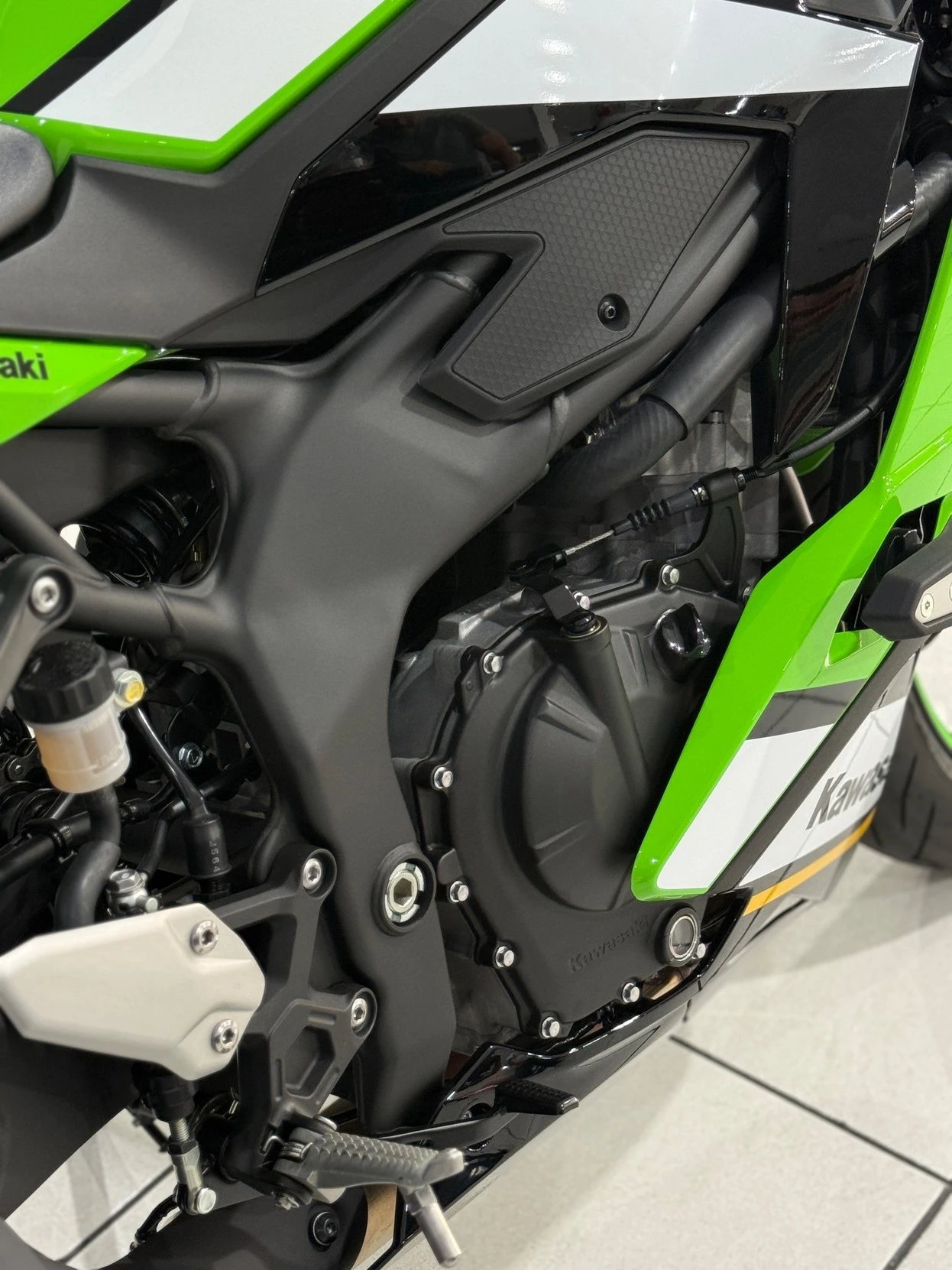 KAWASAKI NINJA 400 KRT EDITION